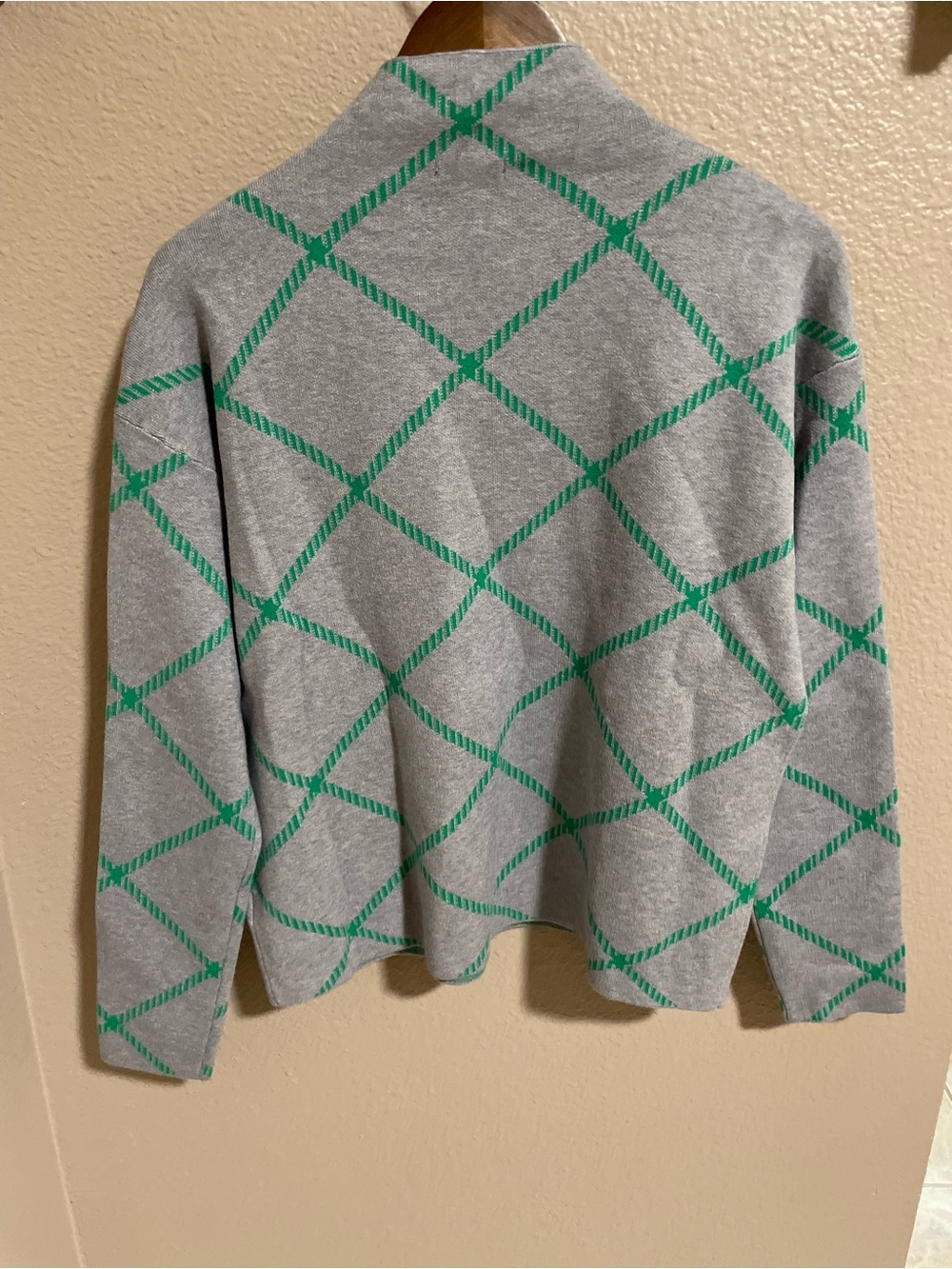 Tahari Gray Sweater with Green Argyle Pattern - Picture 2 of 6